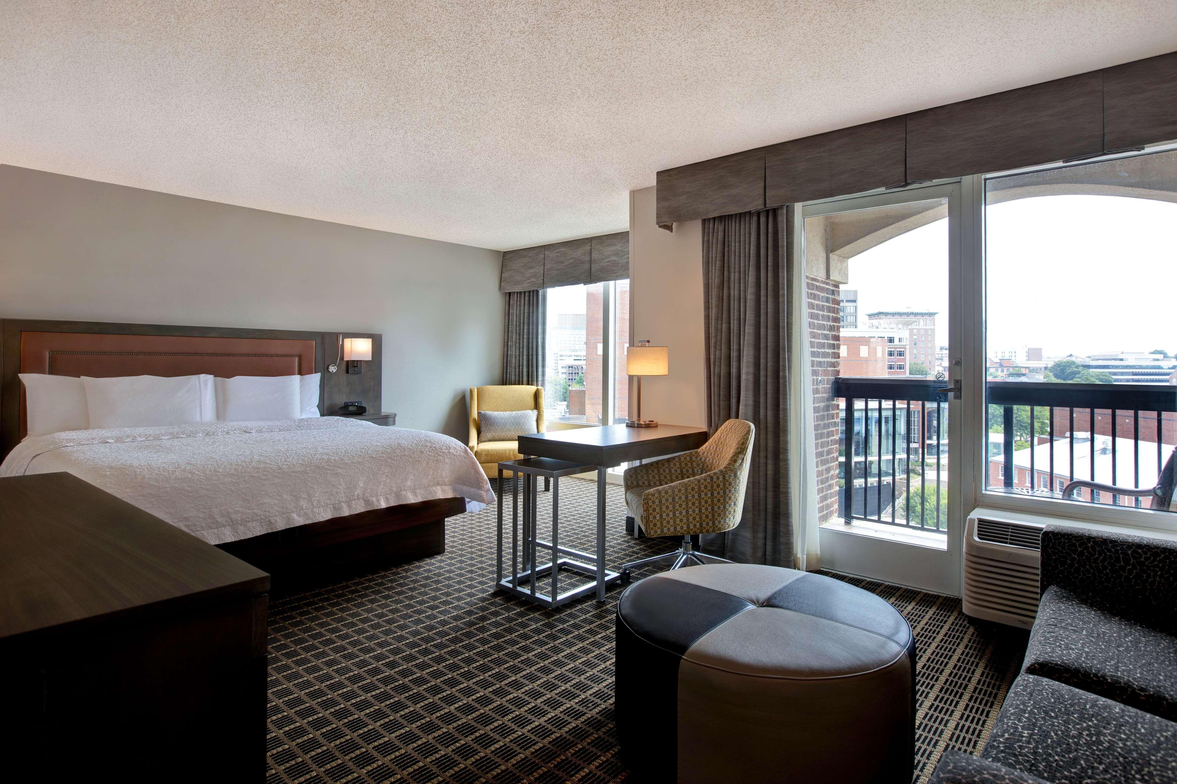 Hampton Inn & Suites Greenville-Downtown-Riverplace Extérieur photo