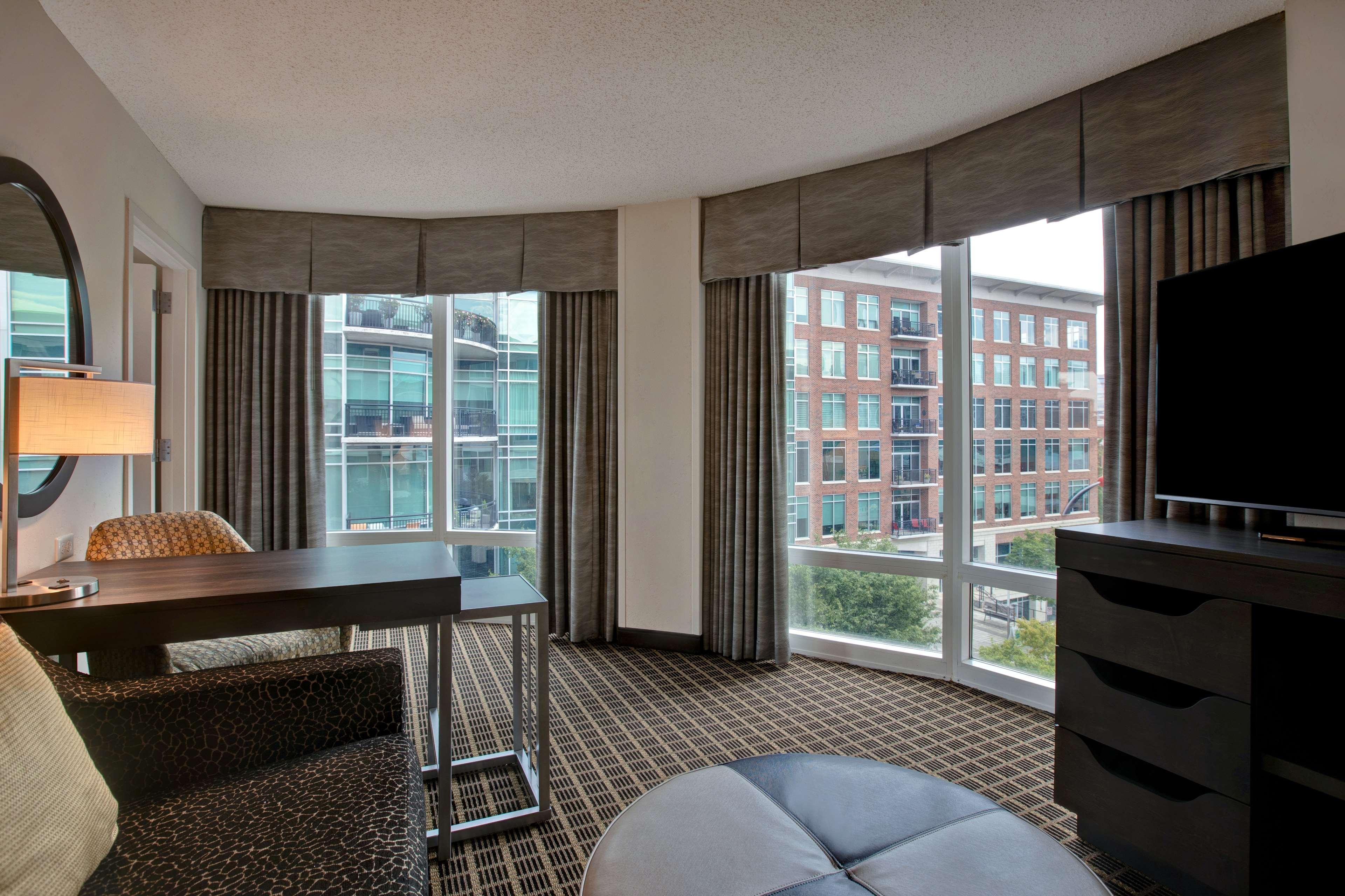 Hampton Inn & Suites Greenville-Downtown-Riverplace Extérieur photo