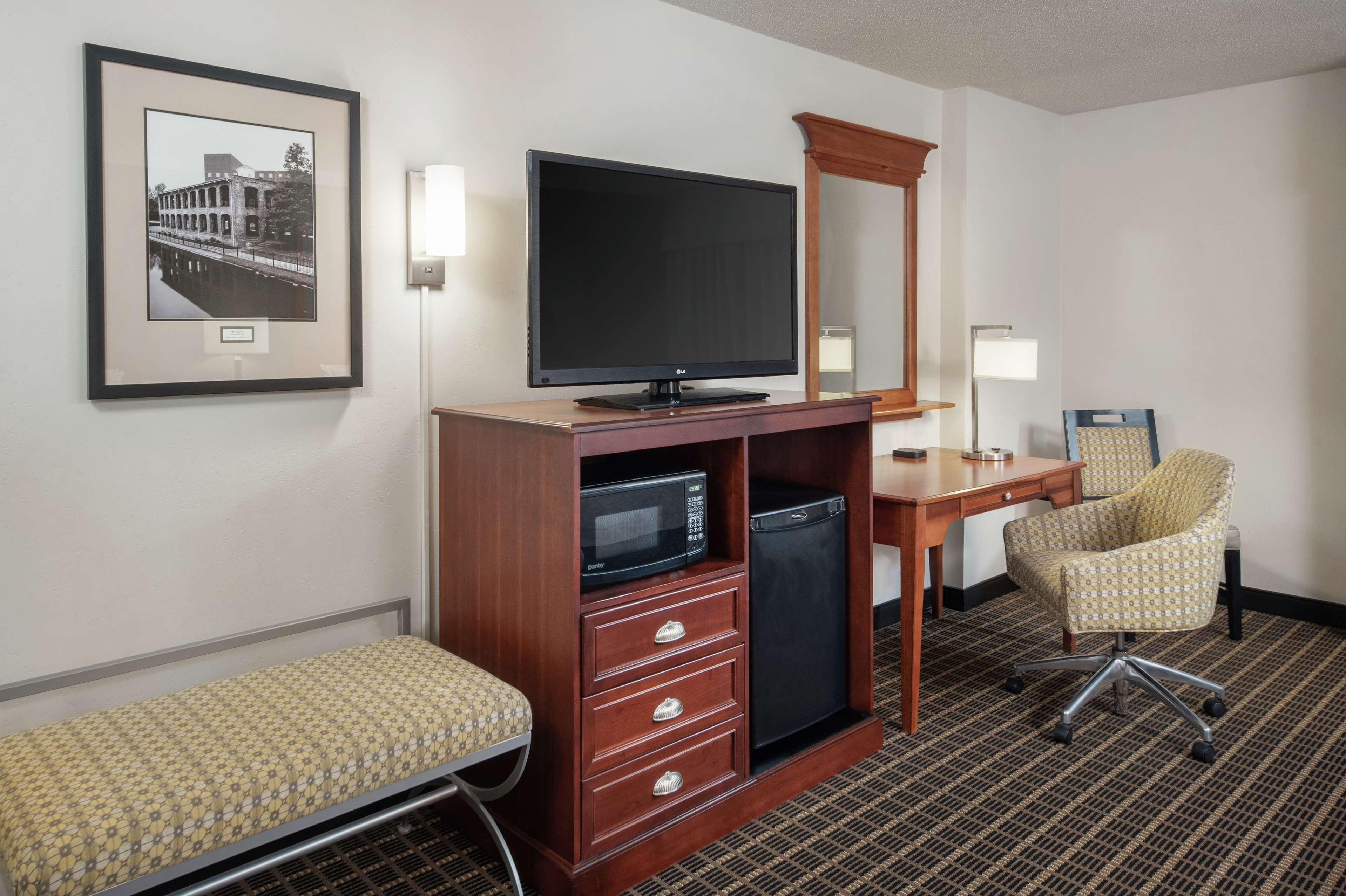Hampton Inn & Suites Greenville-Downtown-Riverplace Extérieur photo