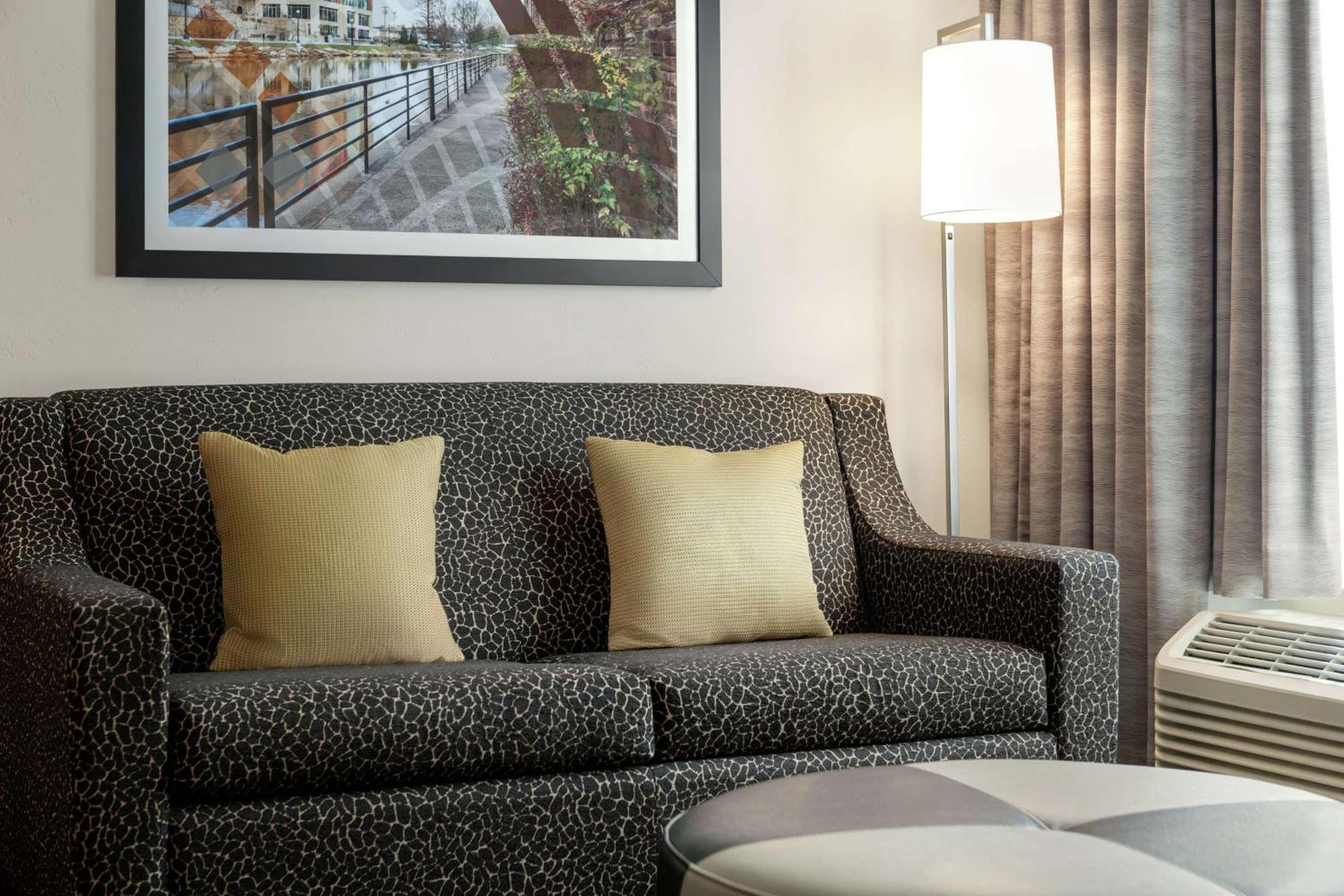 Hampton Inn & Suites Greenville-Downtown-Riverplace Extérieur photo