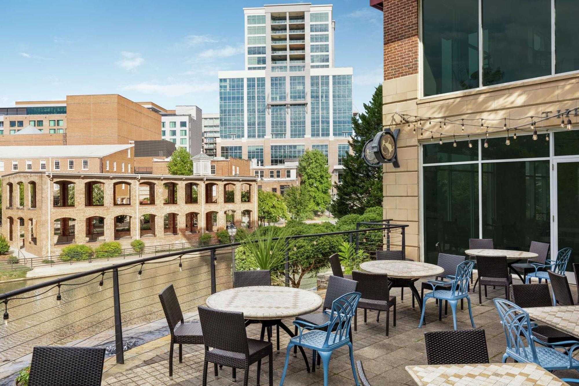 Hampton Inn & Suites Greenville-Downtown-Riverplace Extérieur photo